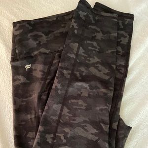 Camo Fabletics Leggings